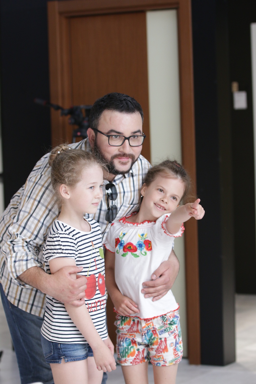 &quot;Можешь дать сдачи&quot;: украинские телеведущие рассказали детям, как не стать жертвой буллинга